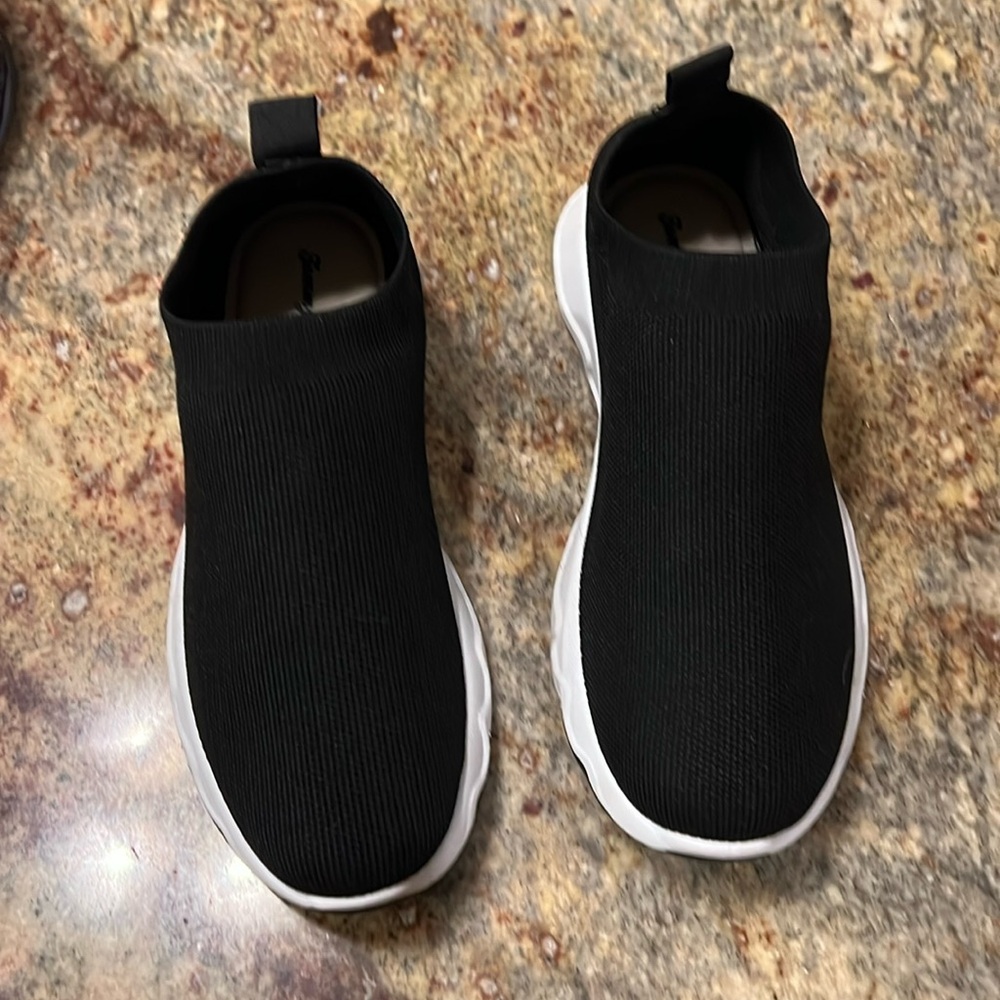 Tommy Bahama blk slip on sneakers